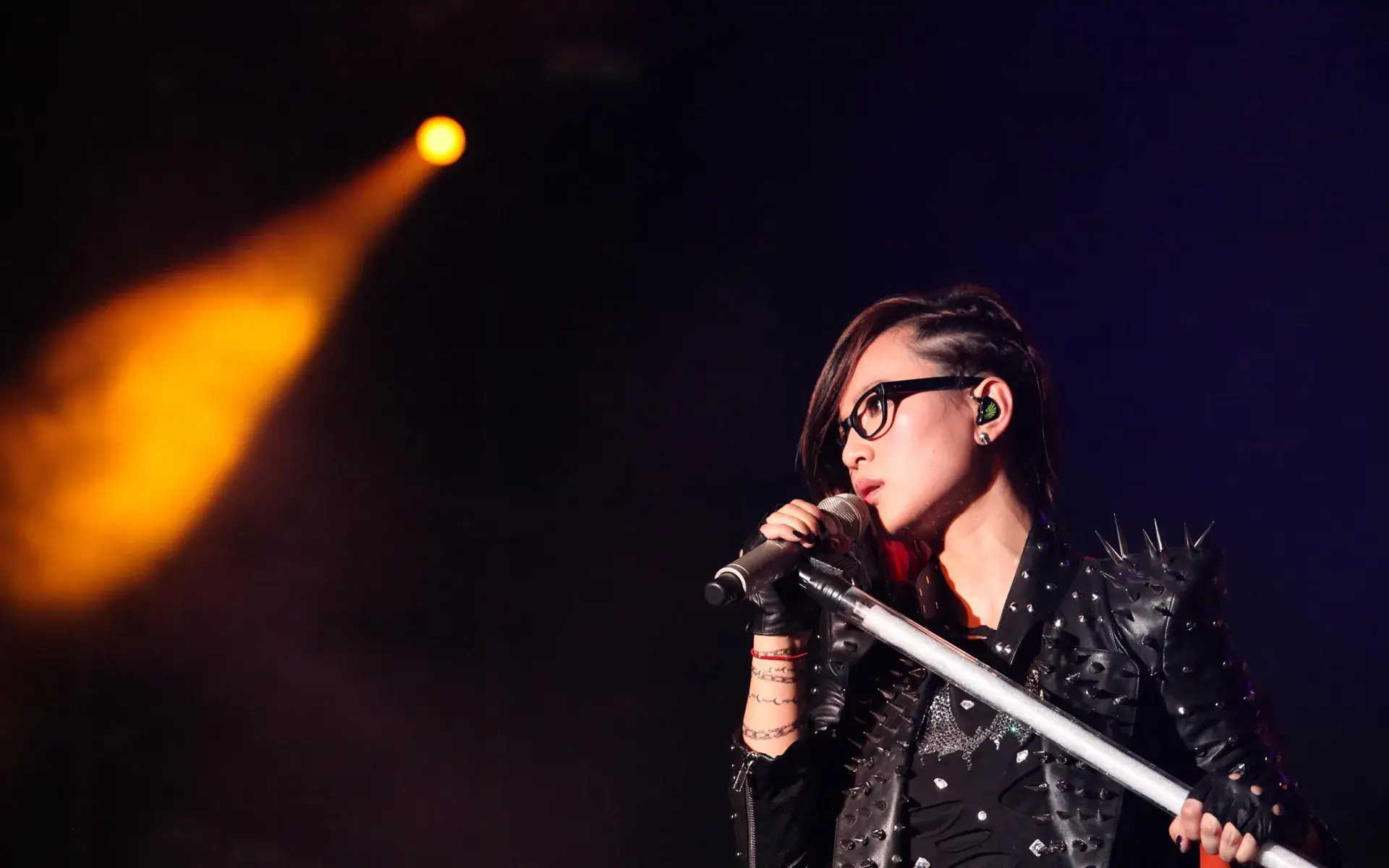 周笔畅13张专辑+单曲合集[FLAC/MP3/7.46GB]百度云网盘下载