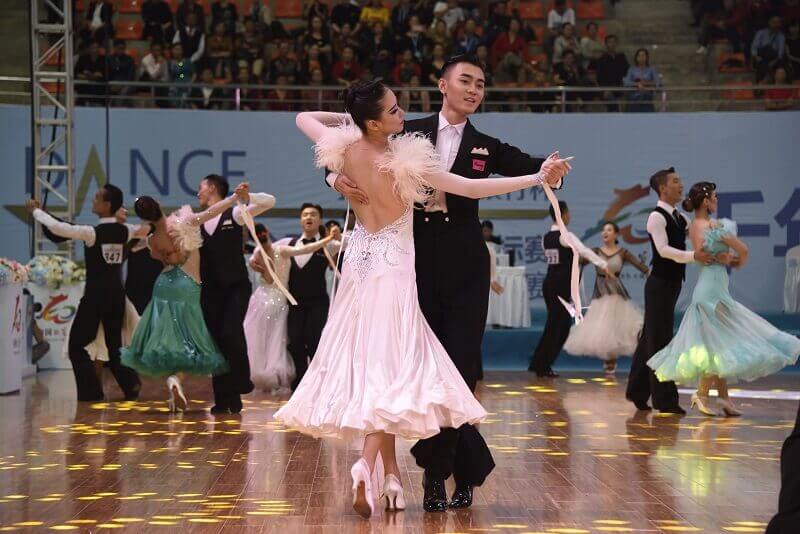 《交谊舞曲大全》35首中文歌曲合集[WAV/1.28GB]百度网盘下载