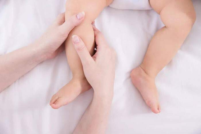 小步早教《抚触亲子操》[MP4/538.11MB]百度云网盘下载