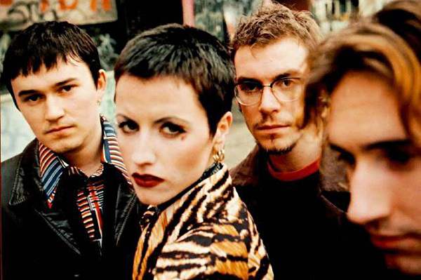 爱尔兰摇滚乐队The Cranberries(小红莓乐队)1993-2019发行专辑、EP、单曲合集[无损FLAC/7.60GB] 百度云盘打包下载