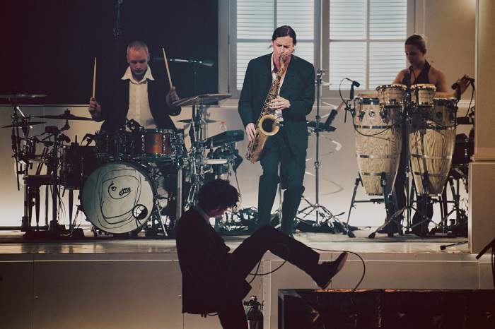 英国流行摇滚乐队The 1975(band)2012-2024年发行专辑、现场辑、EP、单曲合集[无损FLAC/6.11GB]百度云盘打包下载