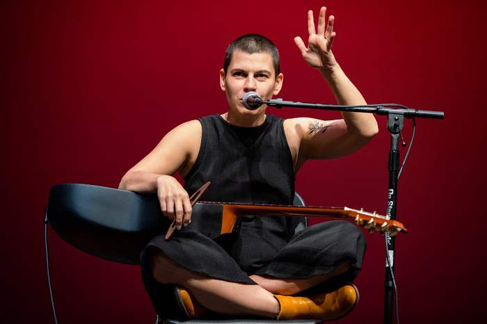 美国吉他女神Kaki King(卡基·金)2003-2021年发行专辑、单曲合集[无损FLAC/5.20GB]百度云盘打包下载