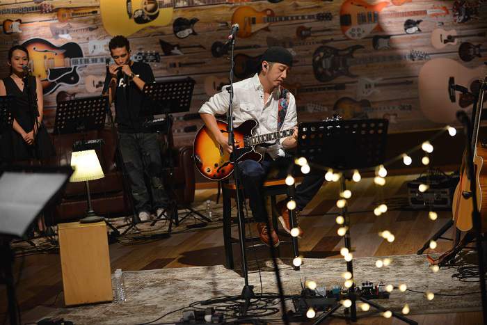 中国创作男歌手郝云2008-2023年发行专辑、现场辑、单曲合集[无损FLAC/WAV/2.48GB]百度云盘打包下载