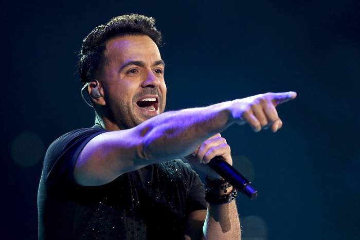 波多黎各歌手Luis Fonsi(路易斯·冯西)1998-2024年发行专辑、合辑、EP、单曲合集[无损FLAC/8.43GB]百度云盘打包下载