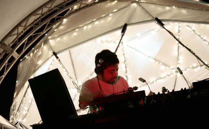 日本音乐制作人Nujabes(濑场淳)2000-2015年发行专辑、合辑、纪念辑、单曲合集[无损FLAC/11.60GB]百度网盘打包下载