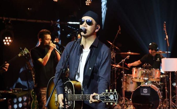 中国创作男歌手郝云2008-2023年发行专辑、现场辑、单曲合集[无损FLAC/WAV/2.48GB]百度云盘打包下载