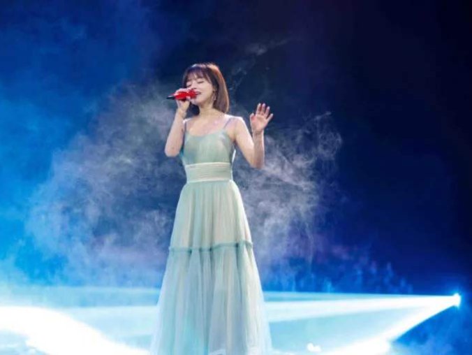 中国大陆女歌手黄霄云2017-2024年发行专辑、单曲合集[无损FLAC/2.48GB]百度云盘打包下载